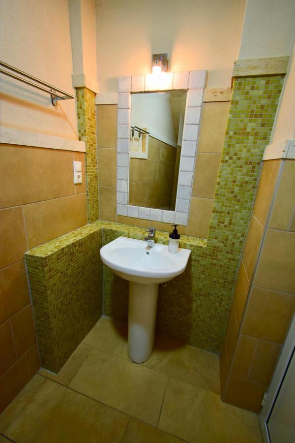 Menis Haus Rooms Неа-Врасна Экстерьер фото